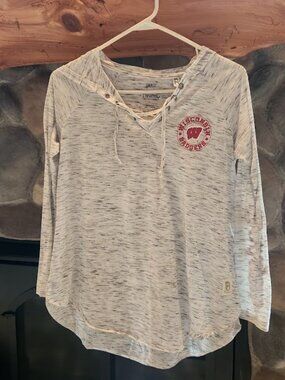 Pressbox Wisconsin Badgers Lightweight Pullover - Size Small - Barely Worn